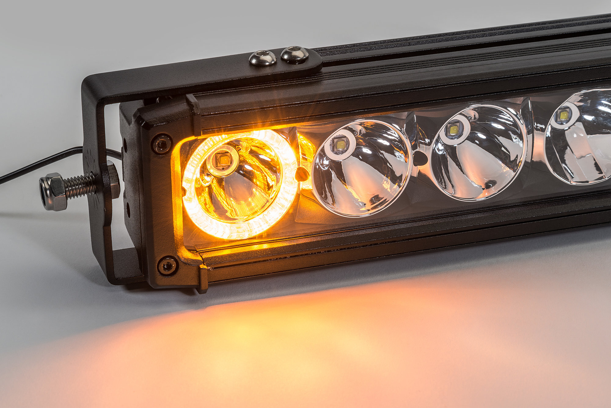 Quadratec Windshield Light Bar Brackets with J5 LED Light Bar